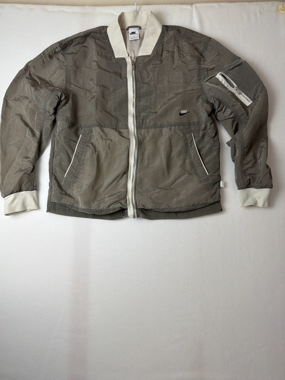 Nike Men’s M Sportswear Essentials Olive Green Ripstop Bomber Jacket